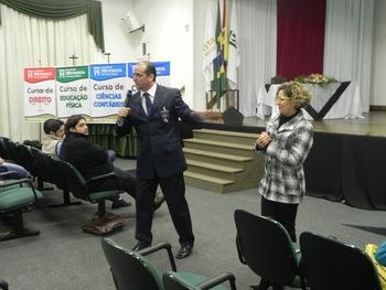 Acadêmicos(as) da FAMES participam de palestra sobre Programação Neurolinguística Acadêmicos(as) da FAMES participam de palestra sobre Programação Neurolinguística