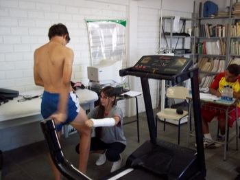 Acadêmicos(as) de Educação Física da FAMES realizam avaliação física em jogadores do Inter-SM