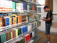 Biblioteca da FAMES recebe obras internacionais Biblioteca da FAMES recebe obras internacionais