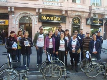 Cátedra de Direitos Humanos faz blitz de conscientização sobre vagas especiais Cátedra de Direitos Humanos faz blitz de conscientização sobre vagas especiais