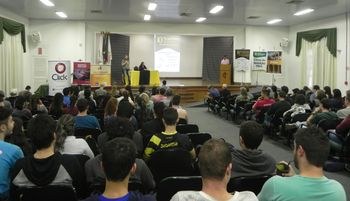 Conhecimento e experiências compartilhados no 10º Seminário e 8ª Jornada Acadêmica da Educação Física da FAMES Conhecimento e experiências compartilhados no 10º Seminário e 8ª Jornada Acadêmica da Educação Física da FAMES