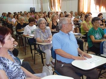 Escola para Adultos inicia atividades de 2010 em clima de confraternização Escola para Adultos inicia atividades de 2010 em clima de confraternização