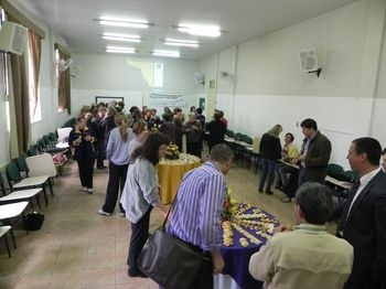 Escola para Adultos retorna às aulas e festeja seus 15 anos Escola para Adultos retorna às aulas e festeja seus 15 anos