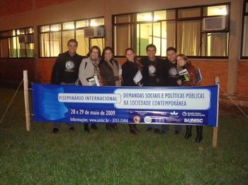 Membros da Cátedra de Direitos Humanos da FAMES participam de Seminário Internacional Membros da Cátedra de Direitos Humanos da FAMES participam de Seminário Internacional