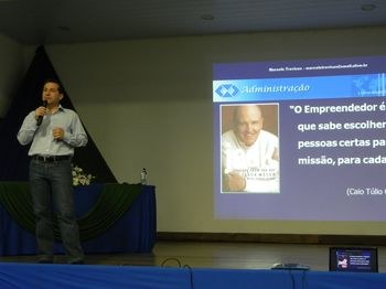 Seminário Integrado de Administração e Ciências Contábeis propiciou debate de temas diversificados Seminário Integrado de Administração e Ciências Contábeis propiciou debate de temas diversificados