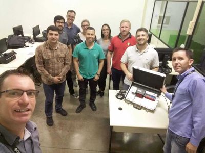 Grupo de estudantes da disciplina de Informática Industrial conhece sede do SENAI Mauá