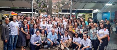 Colaboradores e docentes participam de sessões de autógrafos do IPA na 65ª Feira do Livro